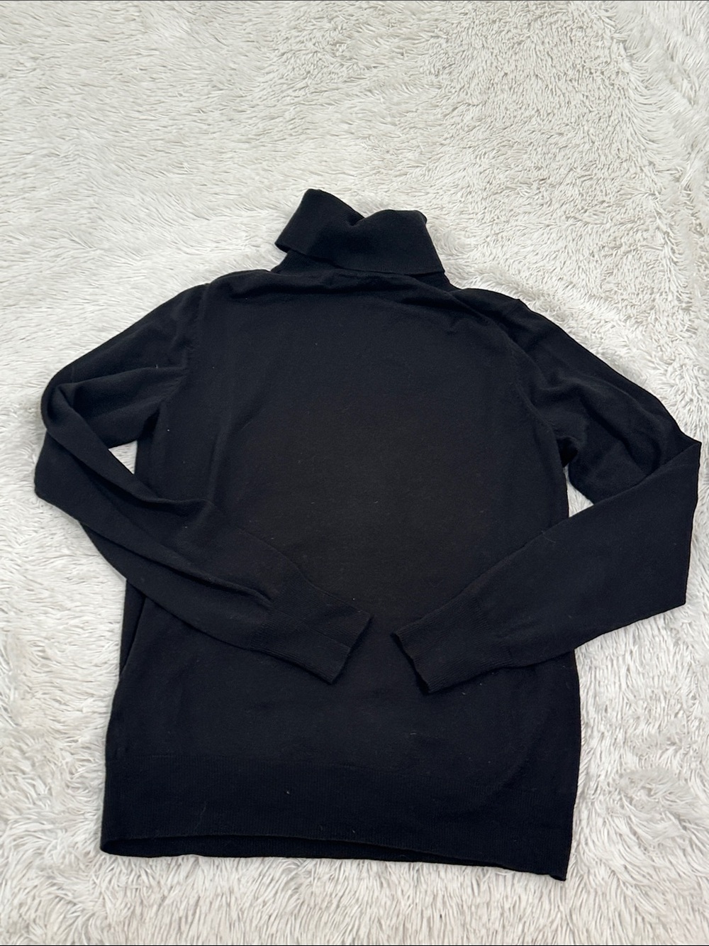 🌴 Banana Republic Silk Blend Turtleneck Lightweight Sweater - Picture 2 of 4